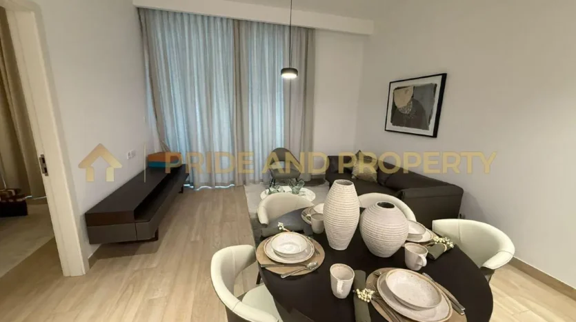 1 BHK Apartment in Jumeirah Garden City